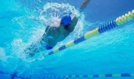 仰泳教学视频,轻松掌握水上飘移技巧